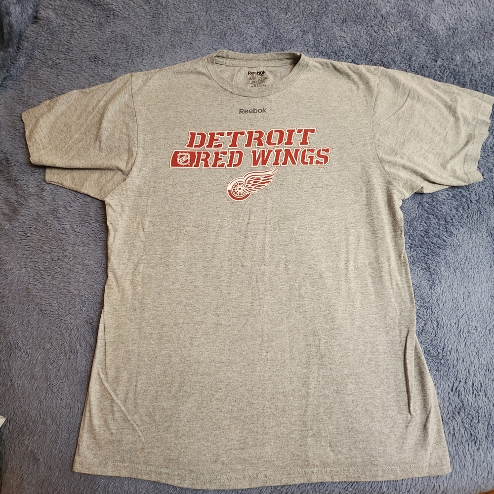 Reebok Detroit Red Wings Gray Logo Men's Large‎ Short Sleeve T-shirt